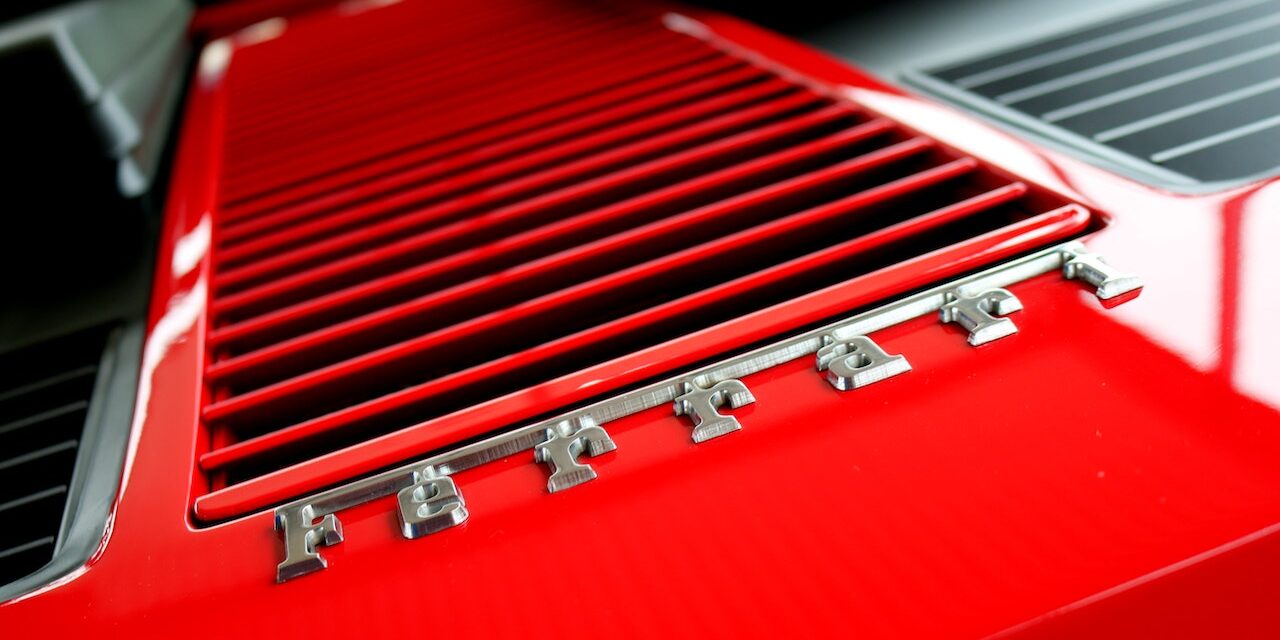 pexels-mat-brown-728408 Foto door Mat Brown: https://www.pexels.com/nl-nl/foto/close-upfotografie-van-rood-metalen-rooster-728408/